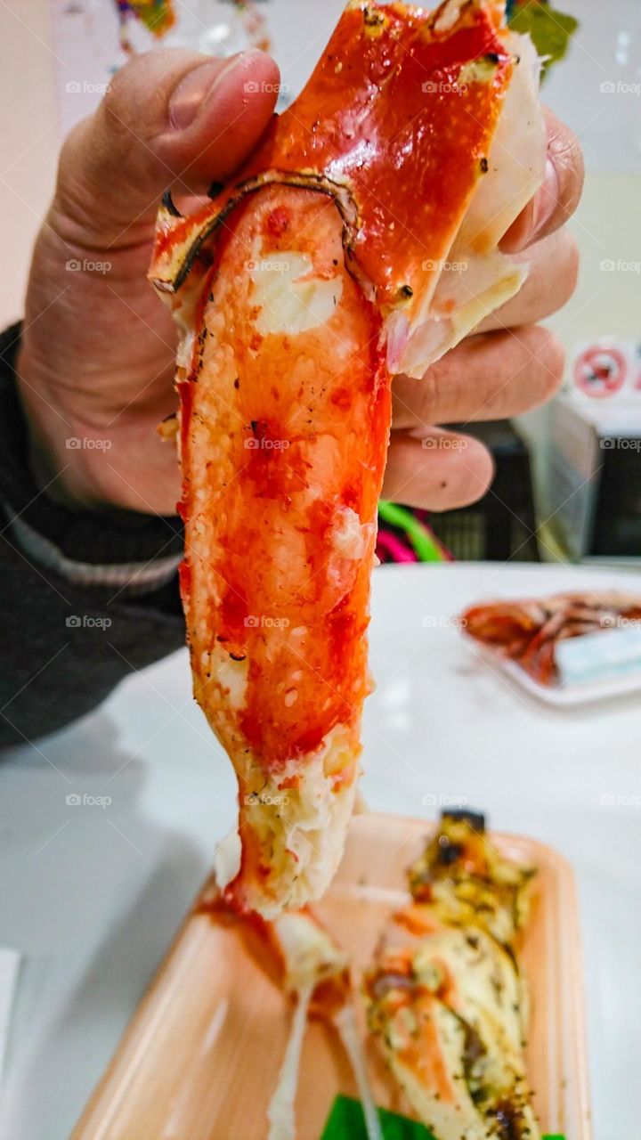 This is be grilled king crab legs.super like it.