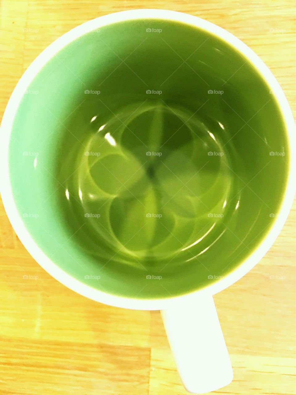 Clover. Shadows. Playing with light 