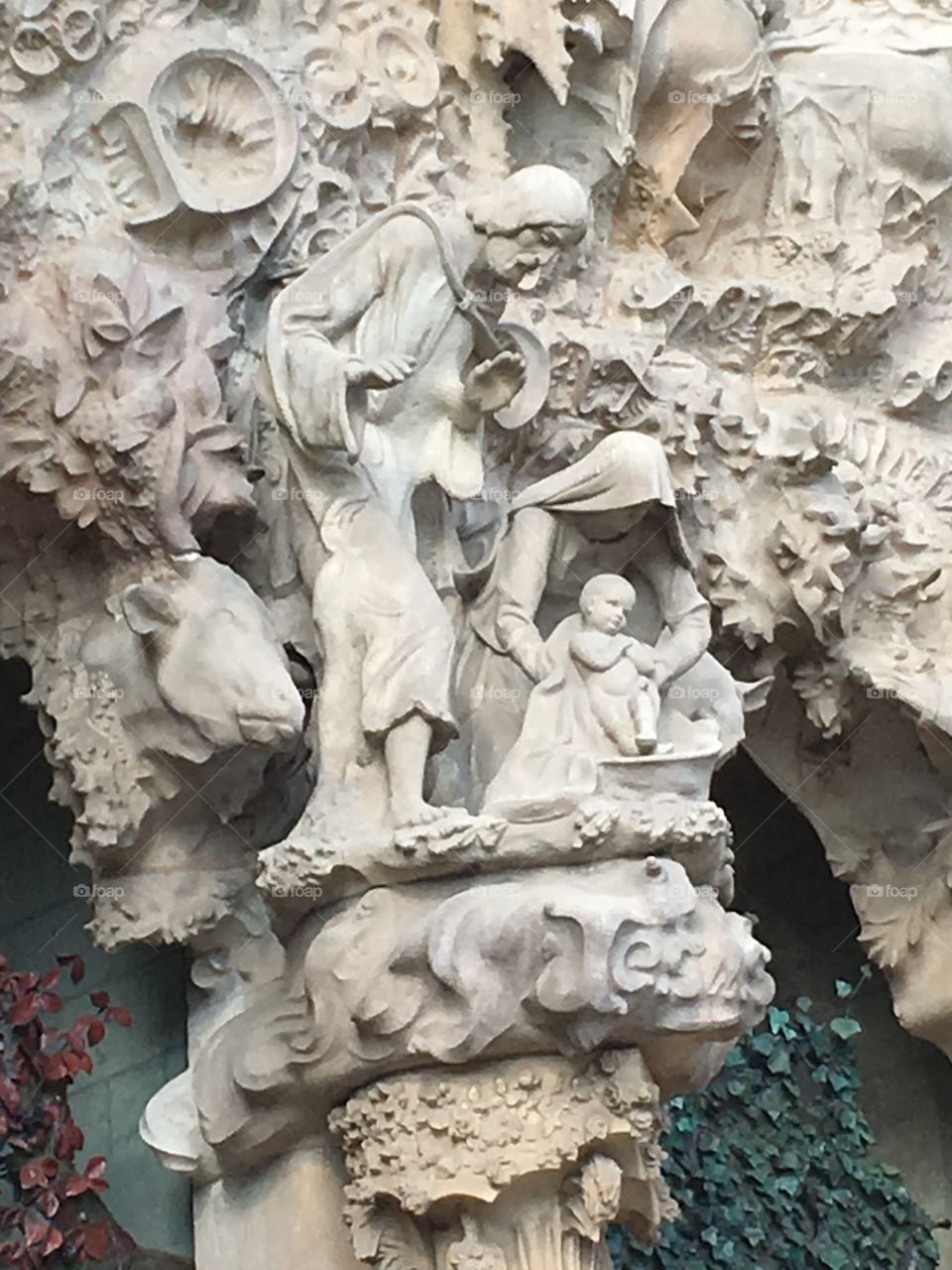 Joseph, Mary and Jesus on exterior of Sagrada Familia 