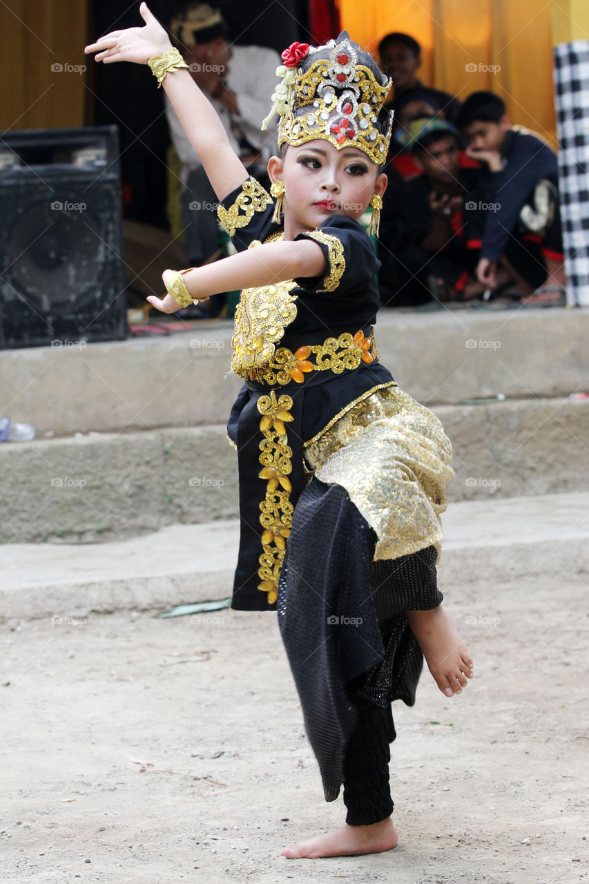 tari jaipong tradisional Sunda Jawa Barat
