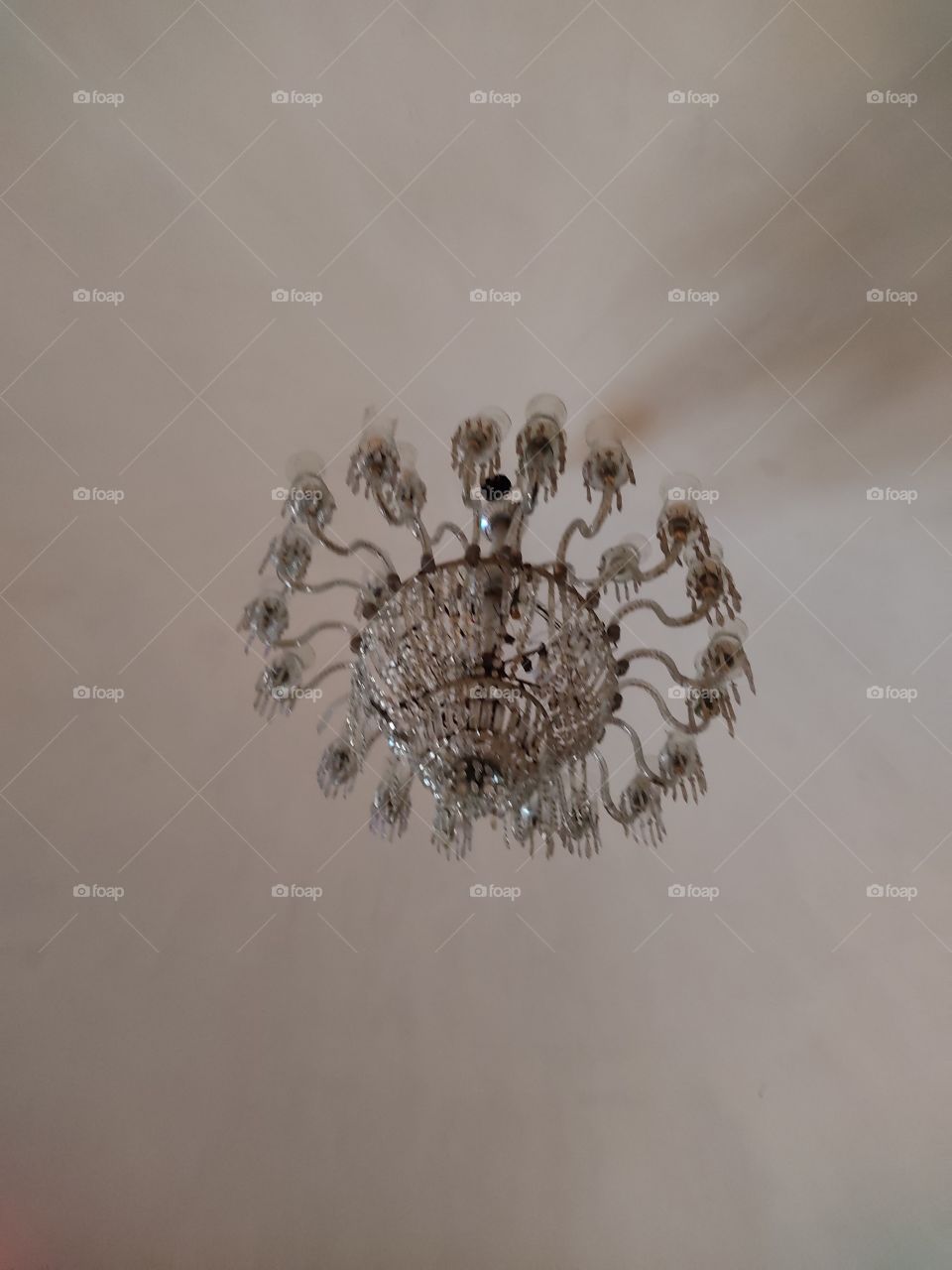 beautiful chandelier.