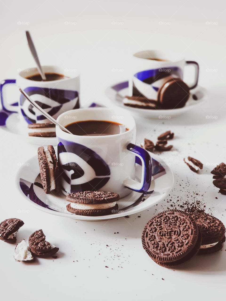 Coffee and Oreo cookies