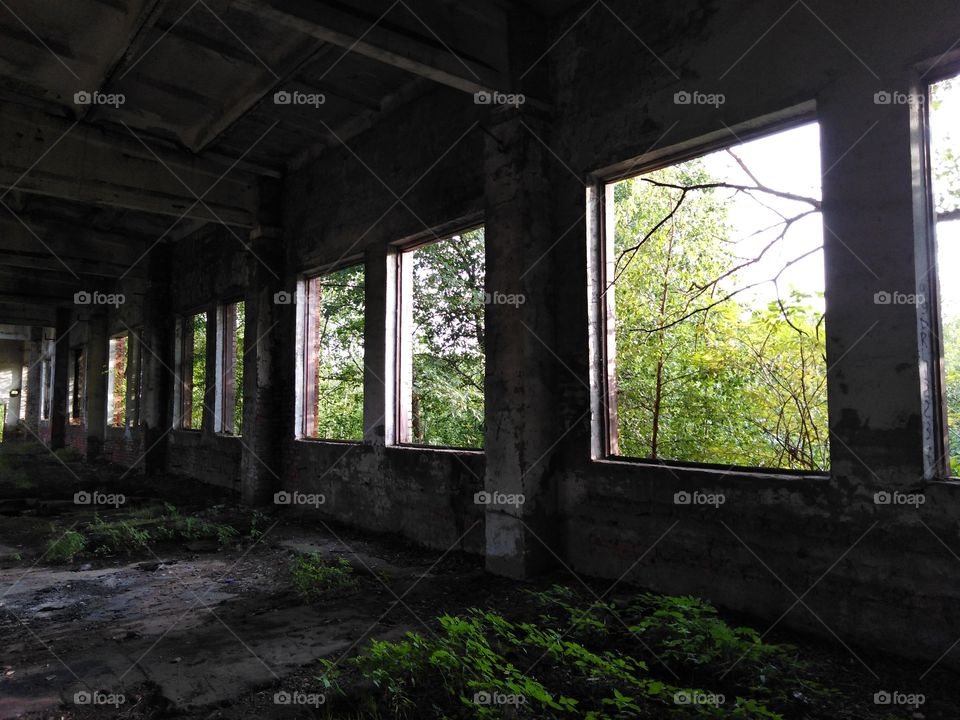 Заброшенное здание
