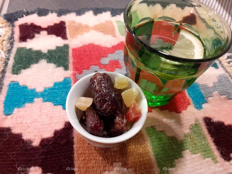 Ramadan - lemonade and dates