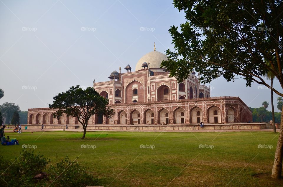 Beautiful architectural design made by Mughal empire at Humayun’s tomb in New Delhi India!!