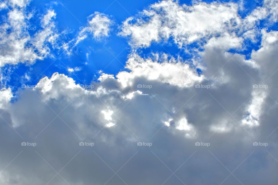 white cotton ball clouds