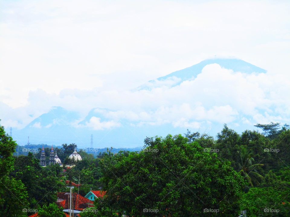 The scenery of the countryside above the height looks beautiful naturally