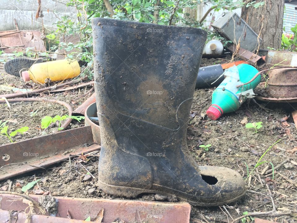 Farmer old Shoes damage 