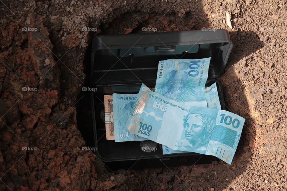 dinheiro na caixa