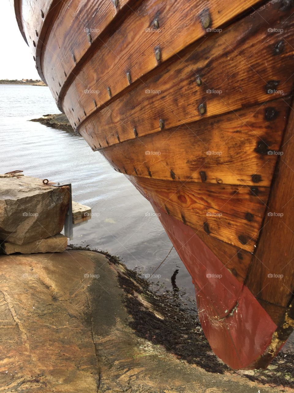 Old boat on her way up