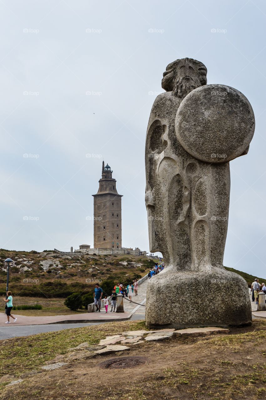 Breogan y Torre de Hercules. Estatua de Breogan y Torre de Hércules (A Coruña - Spain)