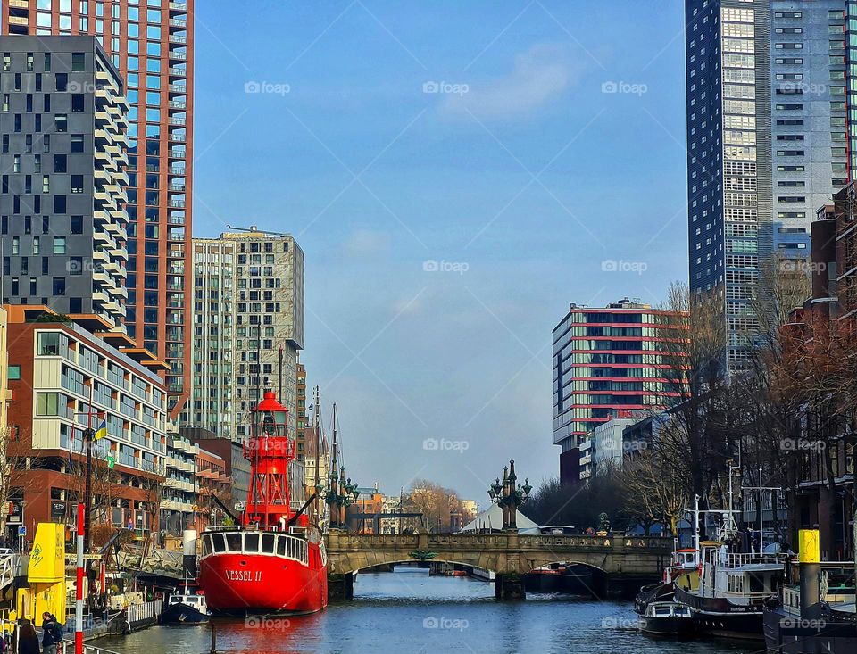 The red boat in the city