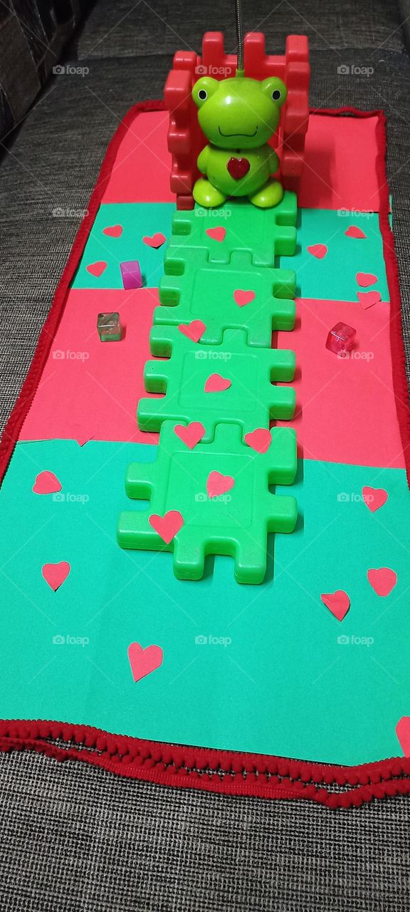 red green bold colors for complementary as  geometrical symmetry shapes .