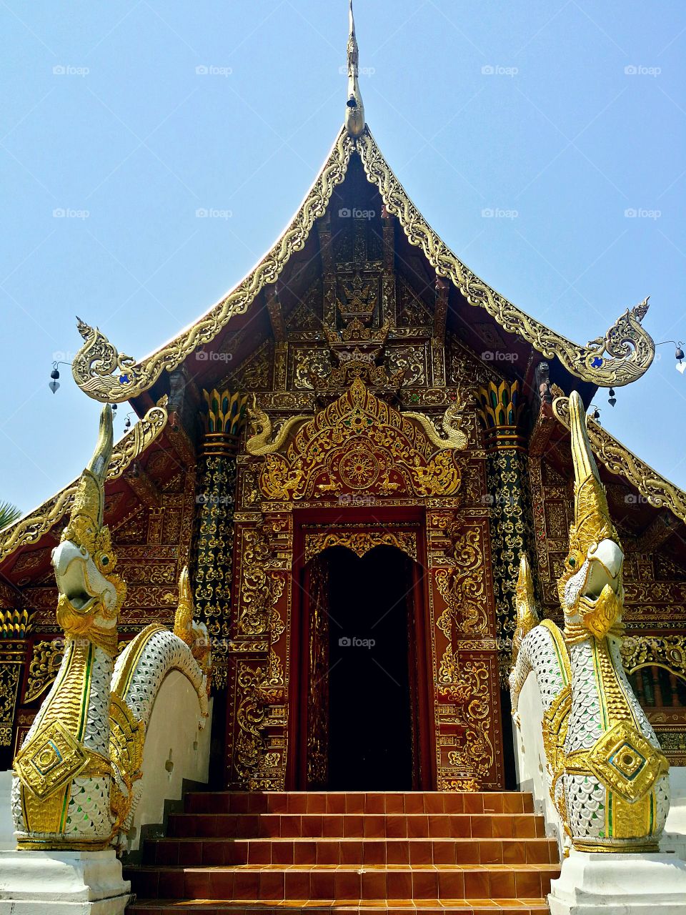 Amazing! Wood door carving. Art in Thai style.