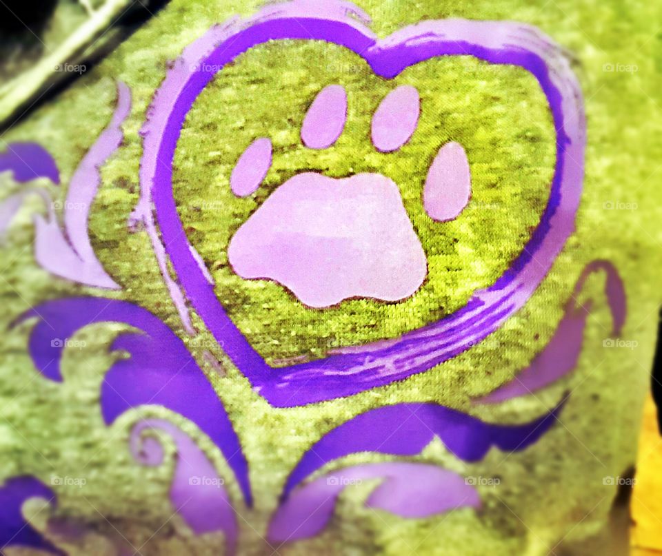 Purple paw print with a heart.