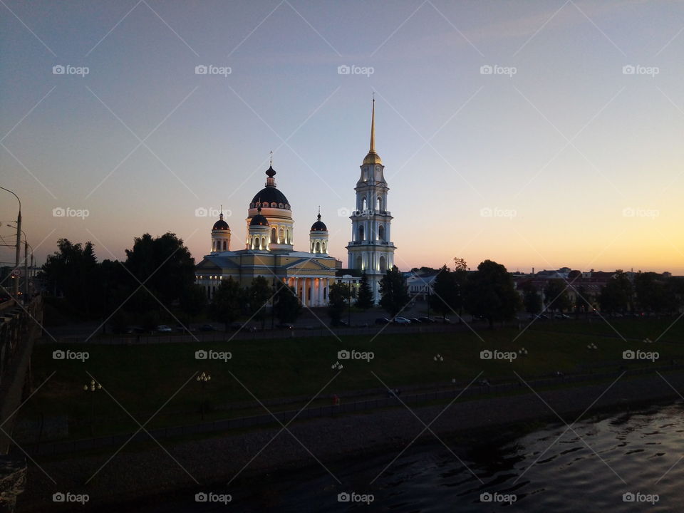 вечер  церковь