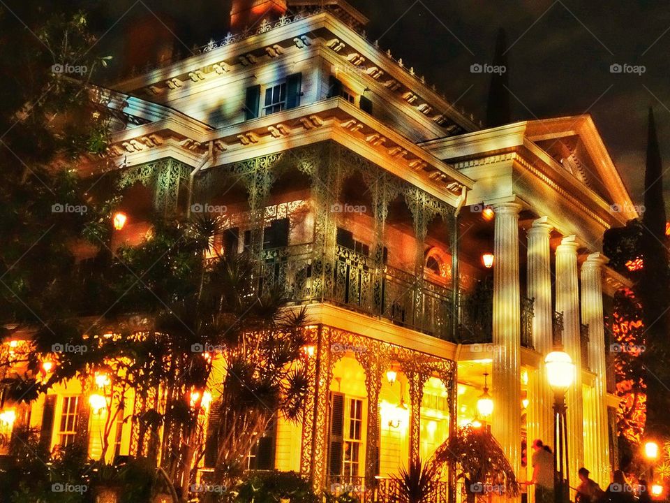 Disneyland haunted mansion