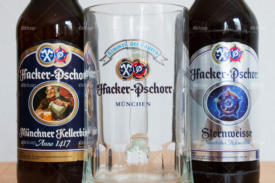 Hacker pschorr Beer and glass