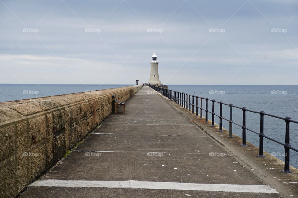 Lighthouse at the end of the pier in Tynemouth 