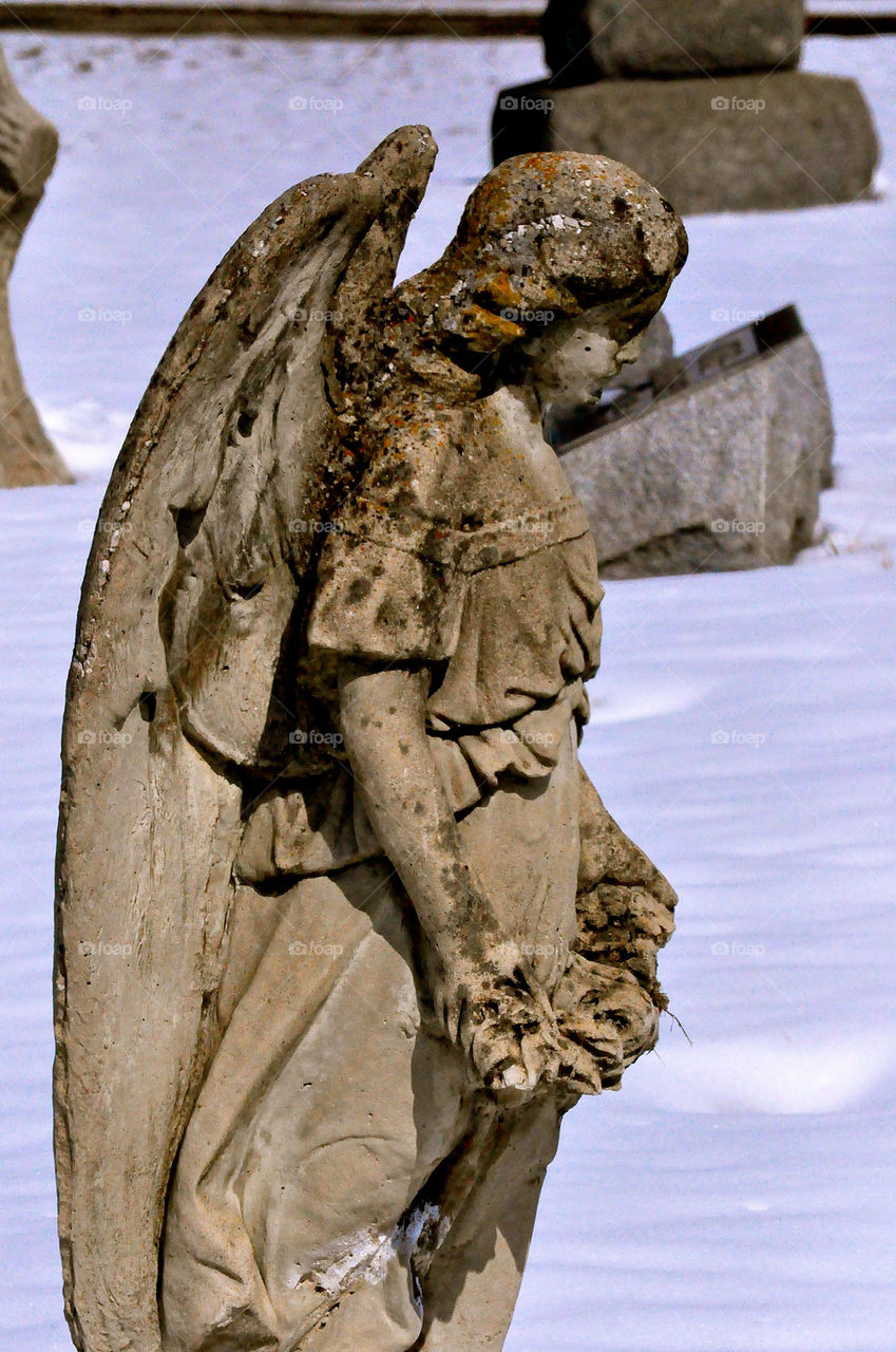 ANGEL STATUE