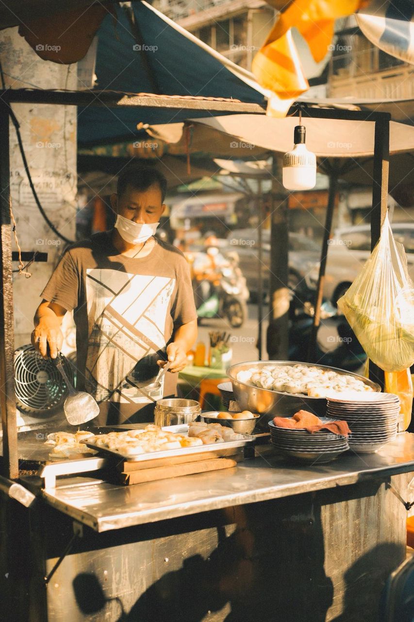 Why don’t we have to go in luxury restaurant when street food already has high taste?