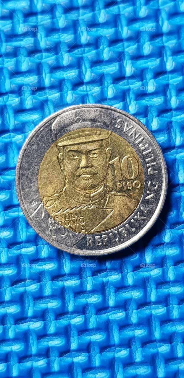10 Piso Comemmorative Coin