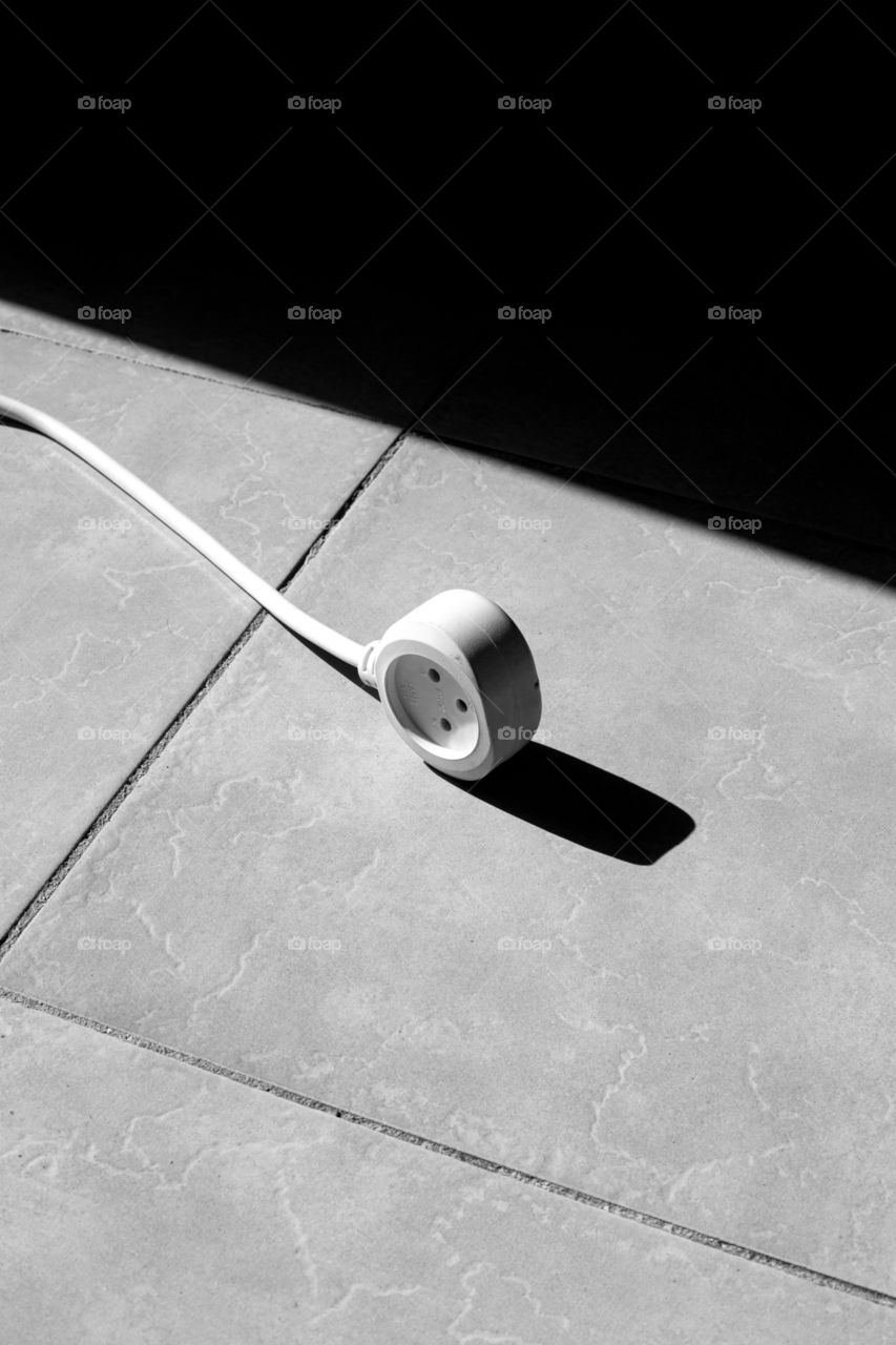 contrast electricity