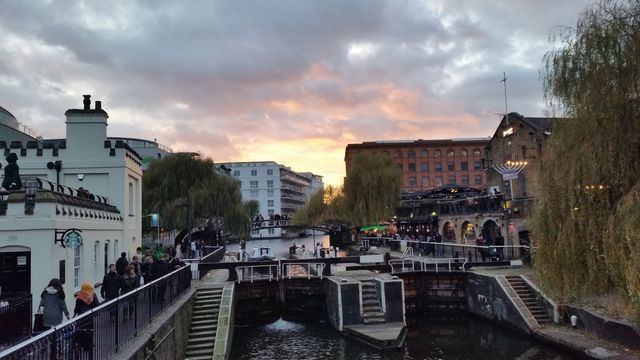 Camden Canals. Lunch stroll in Camden, The riverbanks glowed amber