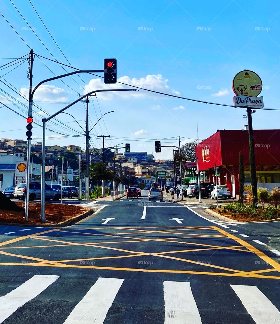 Toda cidade pujante brasileira tem um “calcanhar de Aquiles”: a dificuldade em conciliar crescimento com o trânsito. 
Em Bragança Paulista isso não é diferente… 