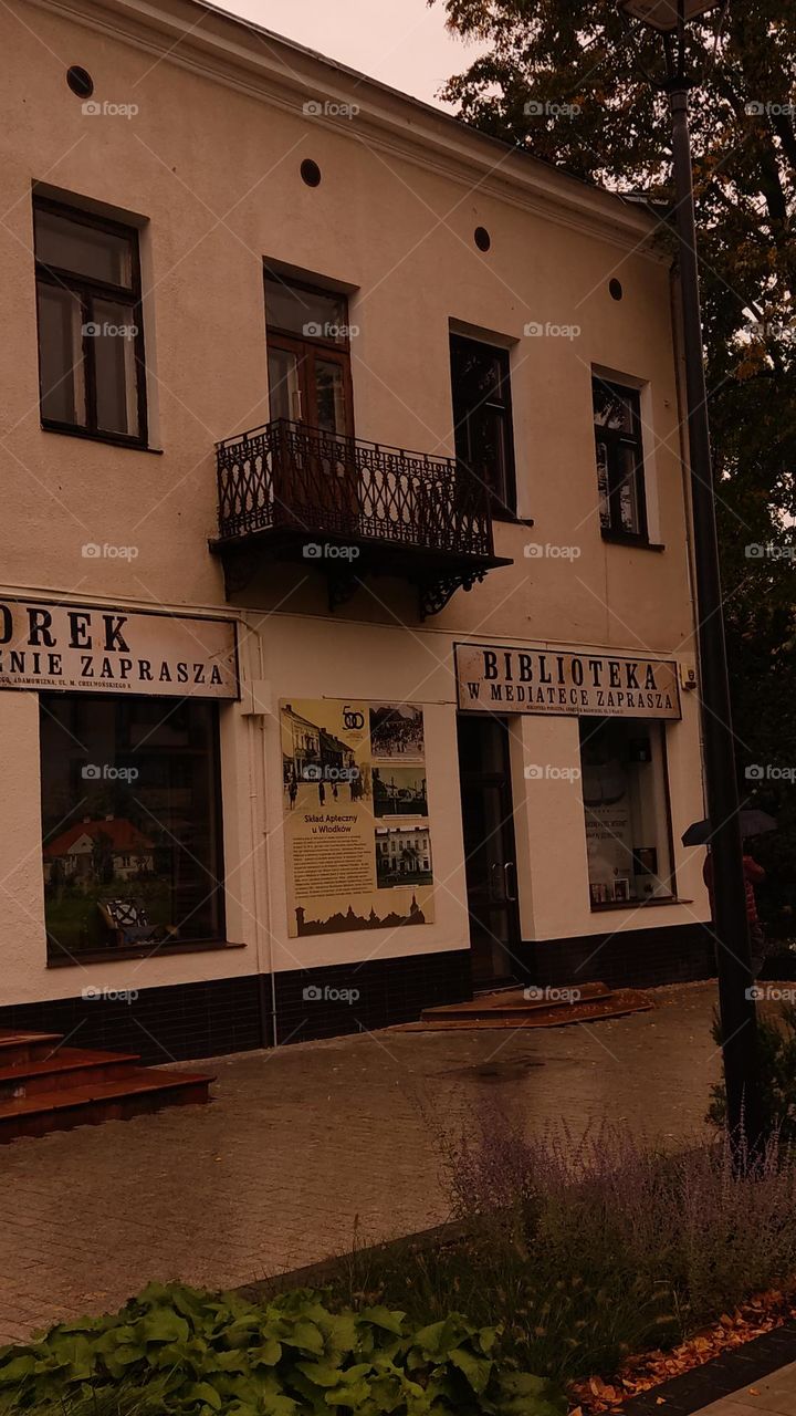 vintage signs on old shops, it's a great atmosphere...