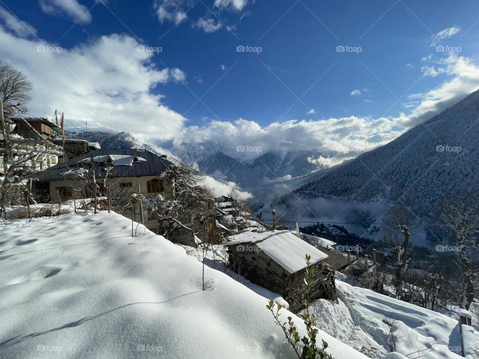 Winter scape ; beautifully decorated with snow by nature 