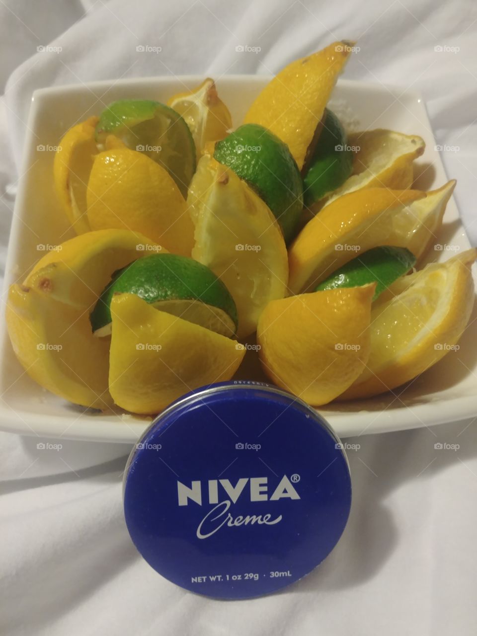 Time for bed.. This is how I relax. The smell of fresh citrus fruits and Nivea Cream
