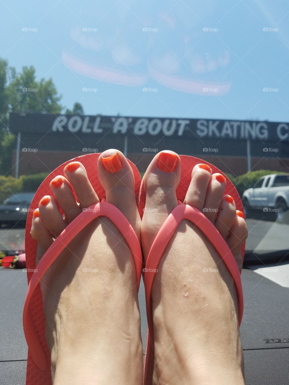 Orange toes