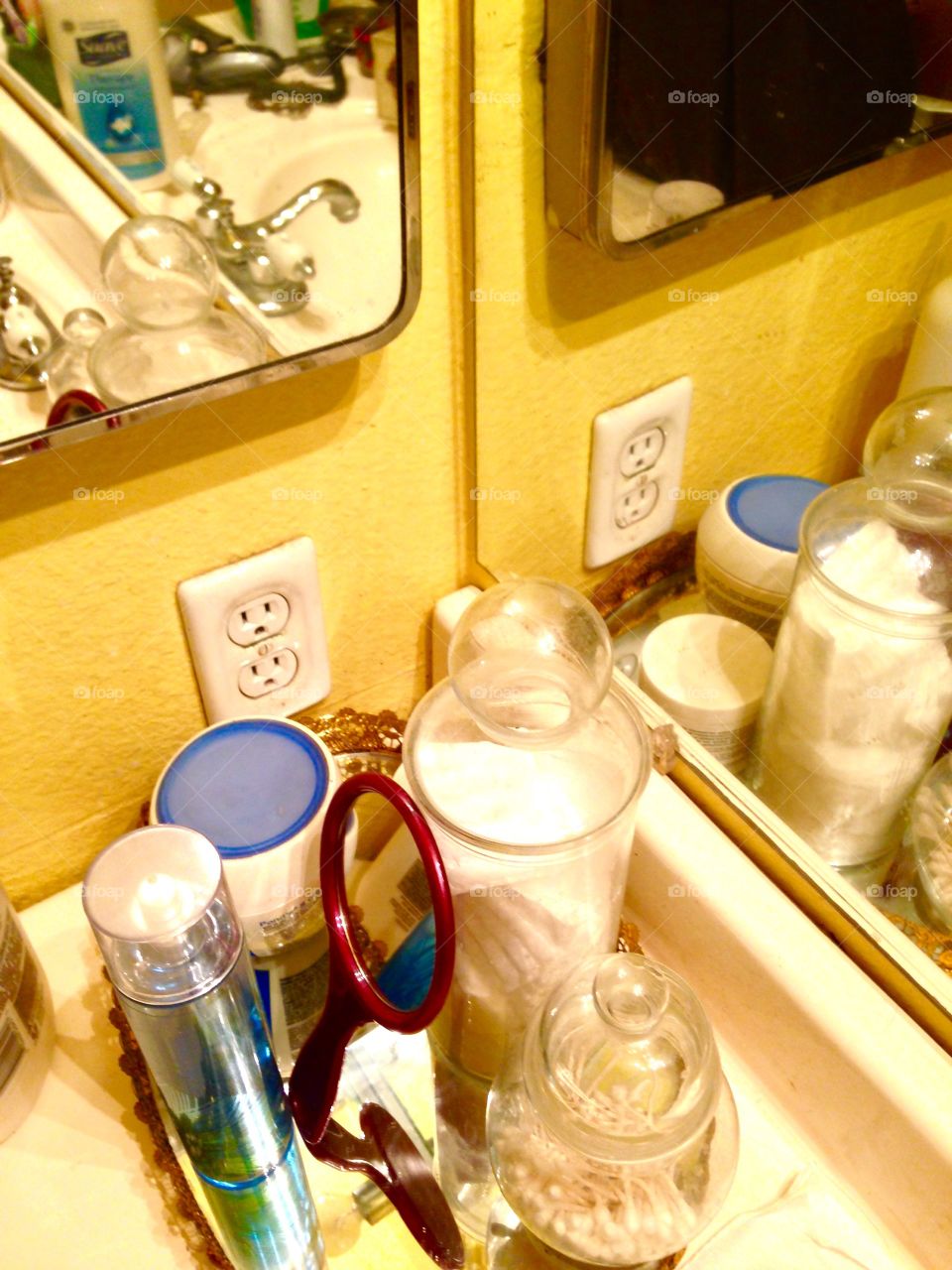 Reflections

Published by:
HappyBrownMonkey 