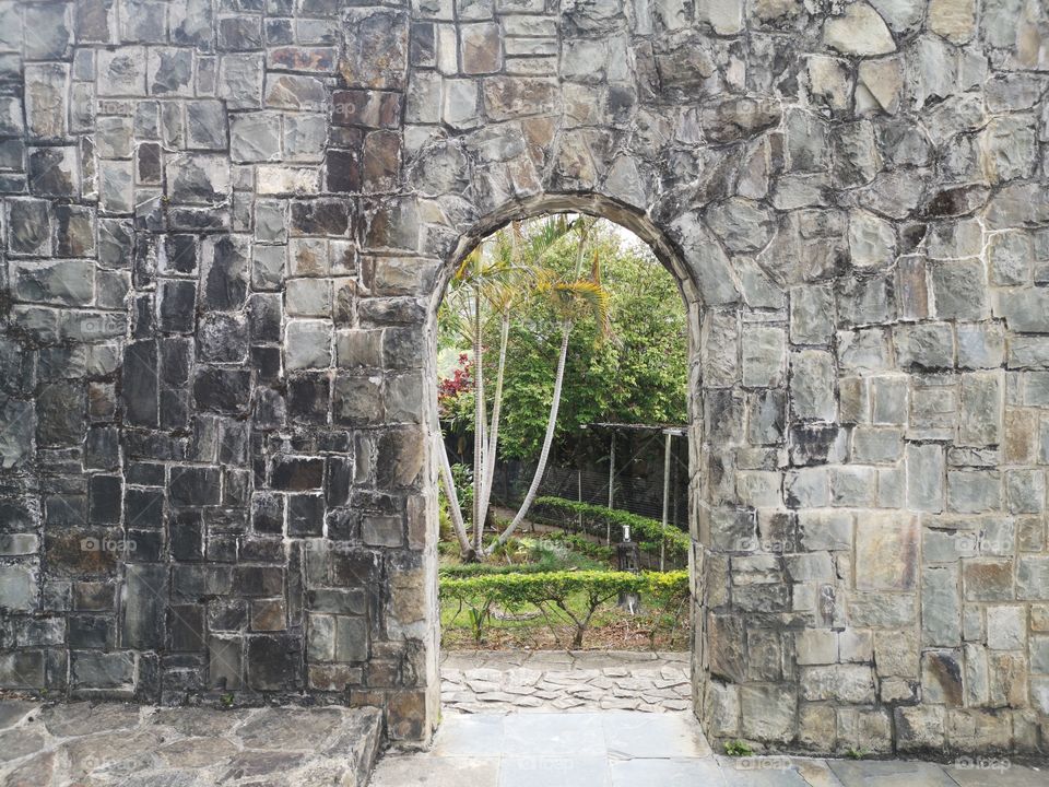 A door at the war memorial park.