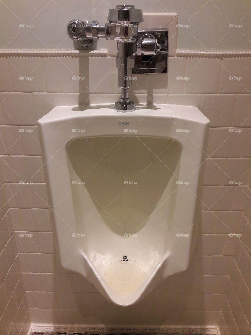 urinal men batroom restroom