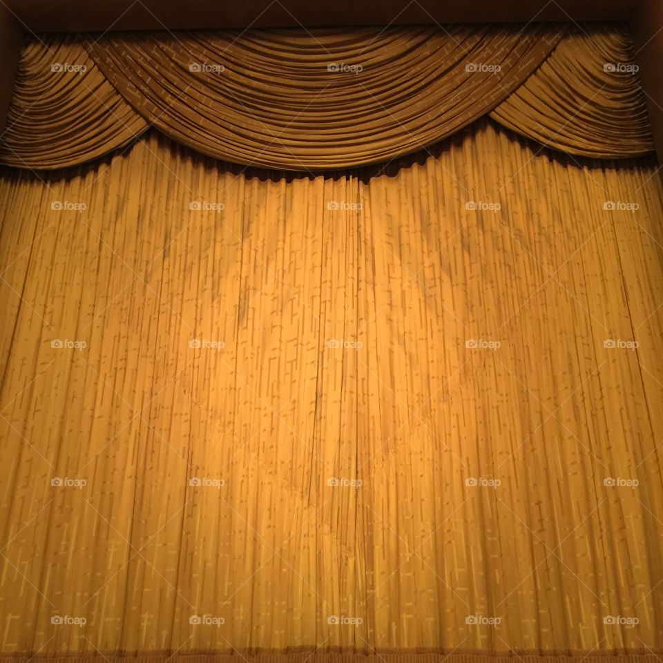 The Opera's curtain