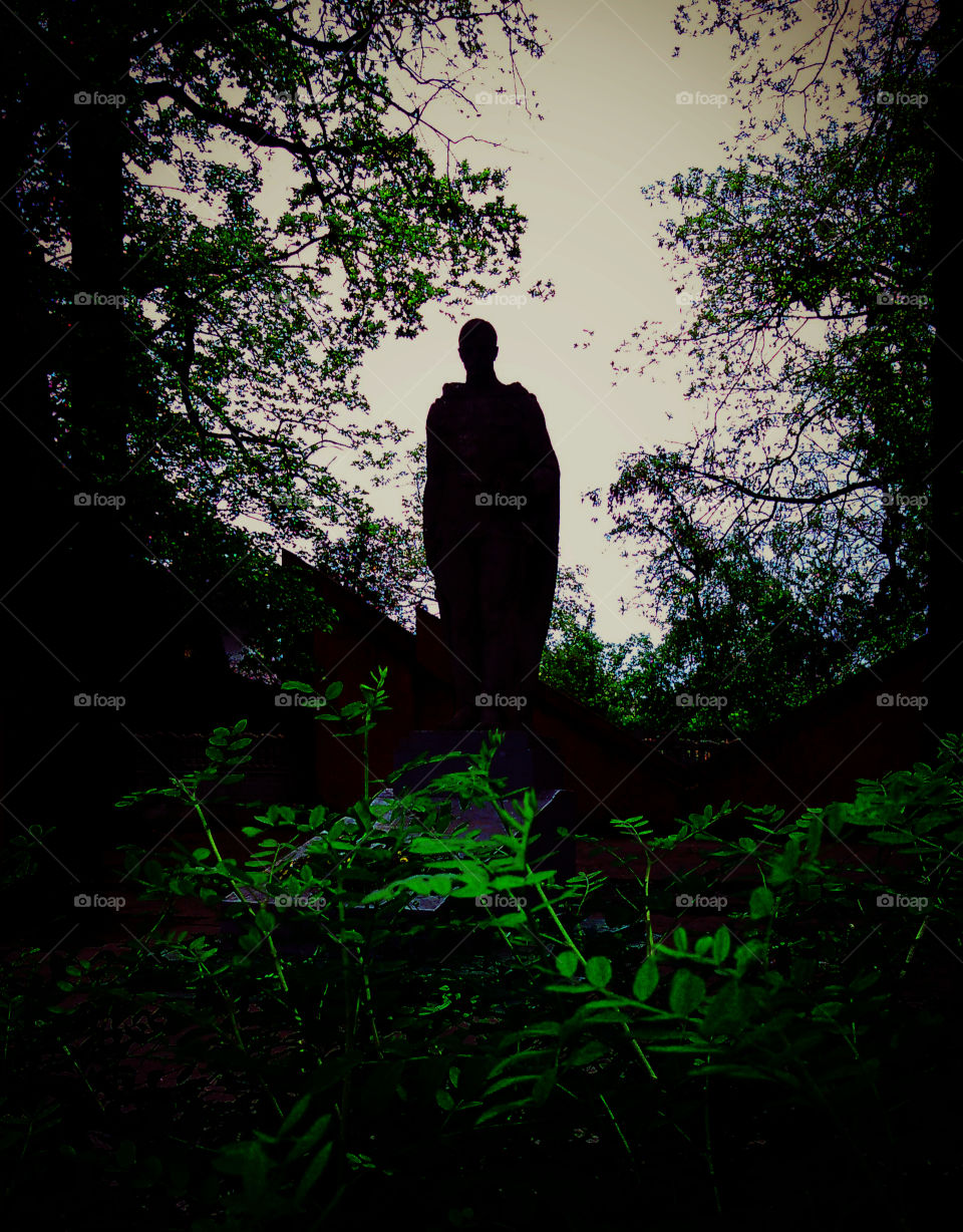 герої не вмирають....