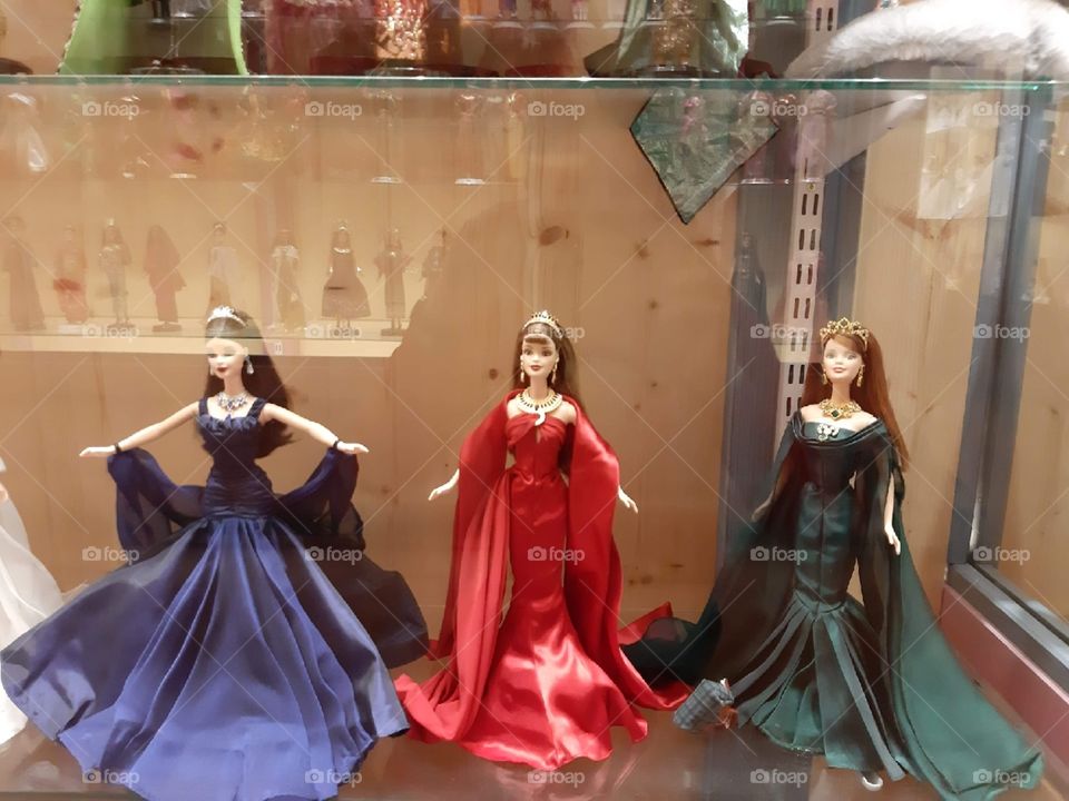 The magic world of dolls