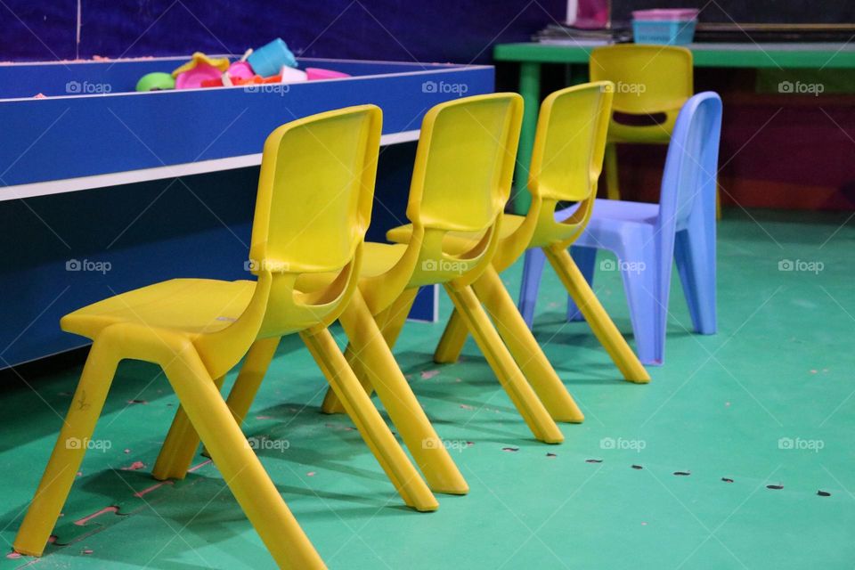 стол и стулья