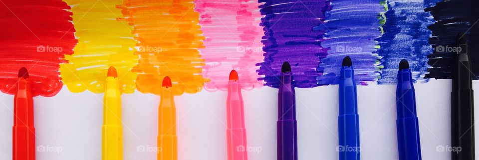 Color rainbow with felt tip pens 
