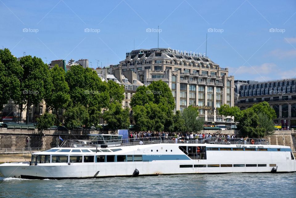 Sightseeing in Paris