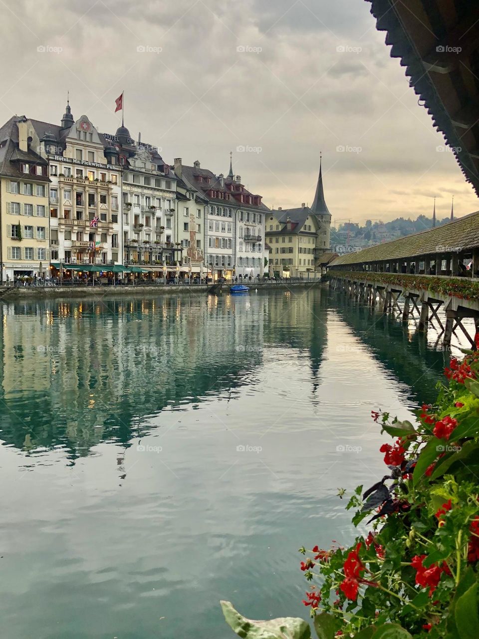 A peaceful rainy evening wandering through Lucerne, Switzerland 