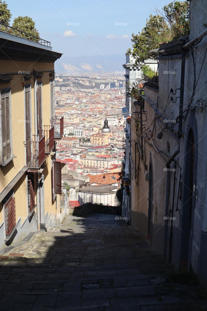 An alley viewing Napoli