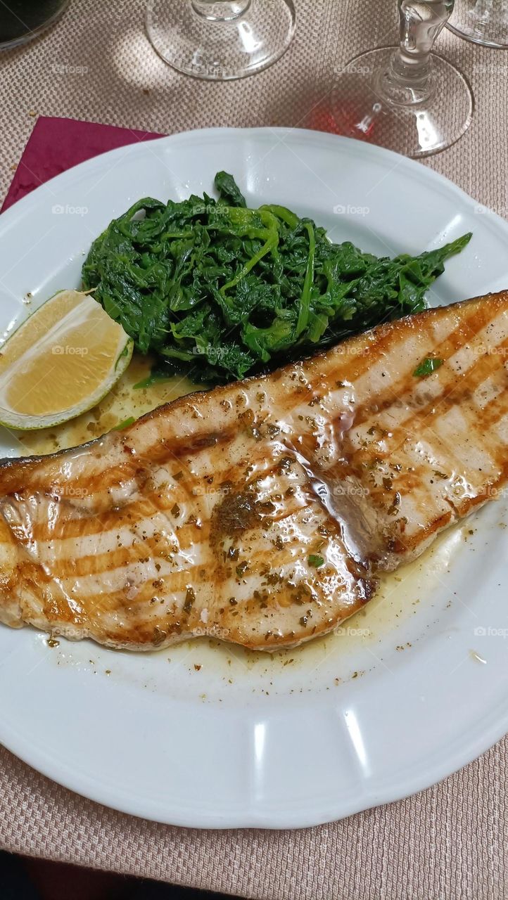 pesce spada e spinaci