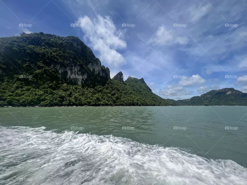 Ocean island 