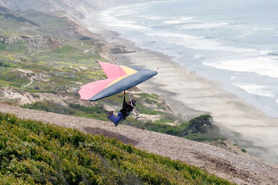 Hang gliding, beach 