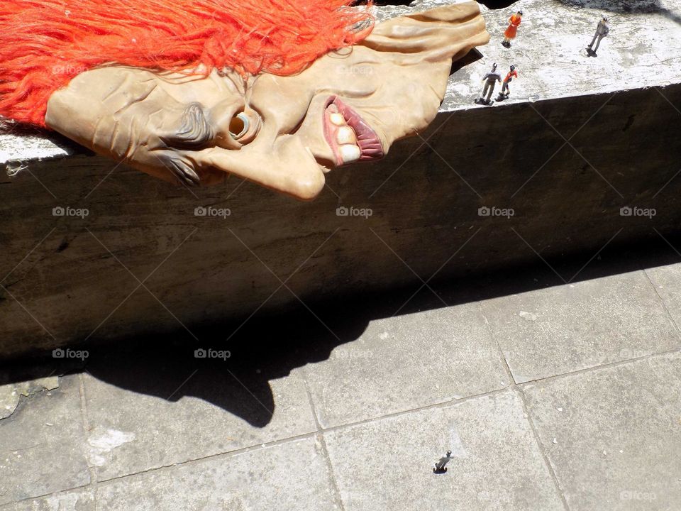 The world of liliput, giant mask