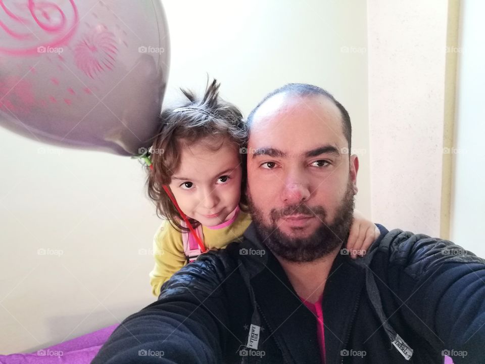 father and daughter اب وابنته