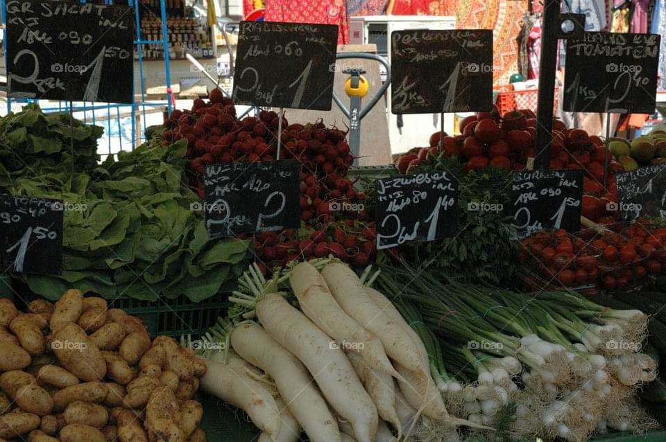 Naschmarkt market from Vienne